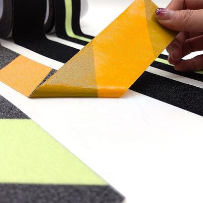 산업용 계단 통로 보호 솔루션 미끄럼 방지 바닥 테이프 강력한 접지 표면